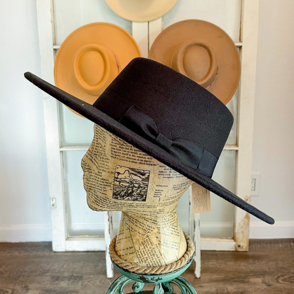 BLACK Felt Boater Hat